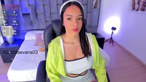 Snapshot of chloe__evans_ chatting on March 2025 11:40:02 AM Chloe online show from March 2025 11:40:02 AM