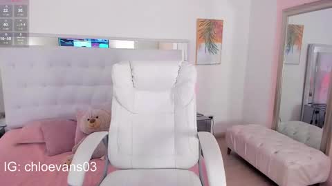 Snapshot of chloe__evans_ chatting on September 2025 11:53:02 AM Chloe online show from September 2025 11:53:02 AM