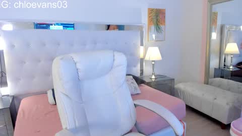 Snapshot of chloe__evans_ chatting on November 2025 11:31:02 AM Chloe online show from November 2025 11:31:02 AM