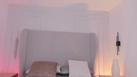 Chloe online show from November 2025 12:27:02 PM