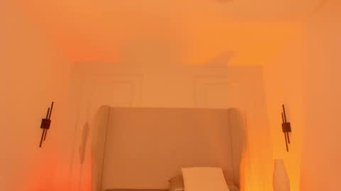 Chloe online show from December 2025 12:36:01 PM