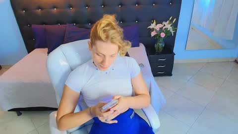 CHLOE online show from December 2024 08:39:02 PM