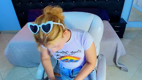 CHLOE online show from January 2025 08:46:02 PM