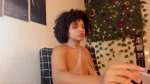 Snapshot of chloe_kisses chatting on October 2025 11:33:02 AM chloe_kisses online show from October 2025 11:33:02 AM