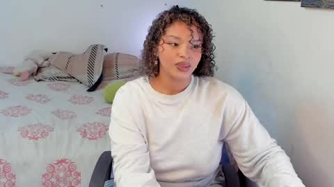 chloe_kisses online show from April 2026 12:03:02 PM