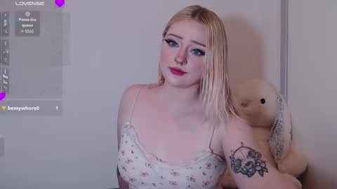 Chloe Levine online show from September 2025 09:25:02 PM