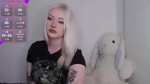 Chloe Levine online show from September 2025 01:28:01 AM