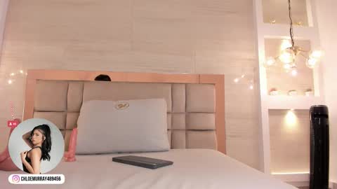  CHLOE  online show from March 2026 11:43:02 AM