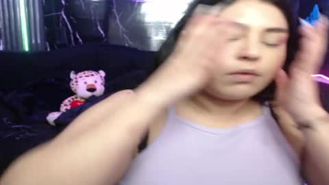 chloe_smith5 online show from April 2026 01:23:01 PM