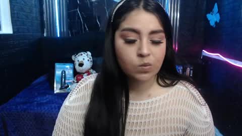 Snapshot of chloe_smith5 chatting on June 2026 02:23:01 PM chloe_smith5 online show from June 2026 02:23:01 PM
