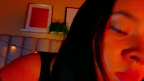 C H L O E  online show from February 2026 11:33:01 AM