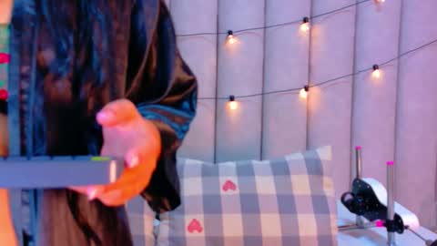 C H L O E  online show from February 2026 11:31:01 AM