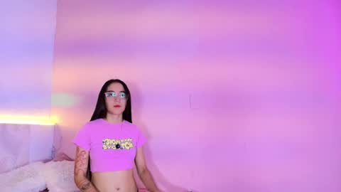 chloeh18 online show from June 2026 04:00:01 AM
