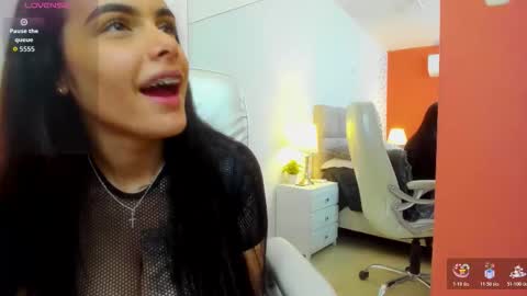 Snapshot of chloeharper_ chatting on November 2025 01:11:01 PM Chloe Harper online show from November 2025 01:11:01 PM