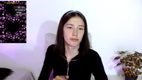 Chloe online show from February 2025 12:59:01 PM