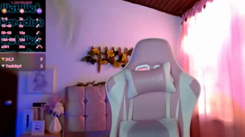 Chloe online show from November 2025 02:17:01 PM