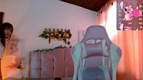 Chloe online show from November 2025 08:21:02 PM