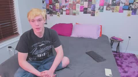 Snapshot of chloenight chatting on January 2025 08:19:02 AM Chloe Night Milo Night online show from January 2025 08:19:02 AM