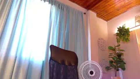 Snapshot of chloerossee chatting on June 2026 07:19:01 PM Chloe rosse online show from June 2026 07:19:01 PM
