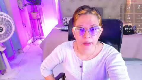 Snapshot of chloerossee chatting on July 2026 01:06:02 PM Chloe rosse online show from July 2026 01:06:02 PM