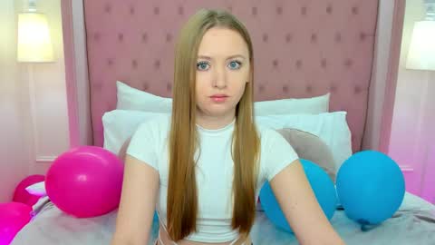 Snapshot of chloesug chatting on October 2025 07:03:01 PM Chloe online show from October 2025 07:03:01 PM