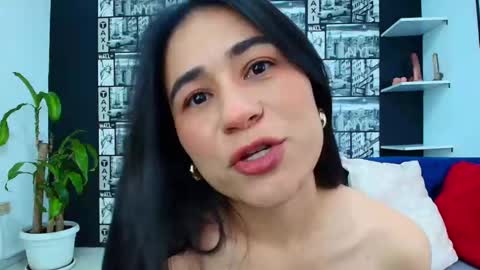 ChloeTurner  online show from February 2025 01:33:01 PM