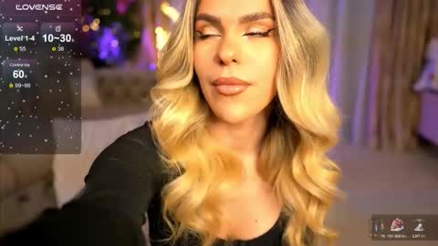 Chloe online show from December 2025 09:33:02 PM