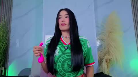 Snapshot of chlooee_ chatting on June 2026 02:25:01 AM Chlooe online show from June 2026 02:25:01 AM