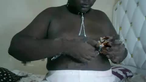 Snapshot of choclate_goddess chatting on December 2025 10:55:02 AM Paula online show from December 2025 10:55:02 AM