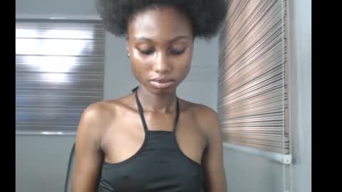 choco_petitqueen online show from November 2025 03:27:02 PM