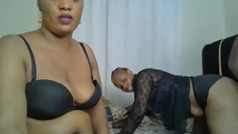 Snapshot of choco_violet chatting on February 2025 06:33:01 PM VIOLET online show from February 2025 06:33:01 PM