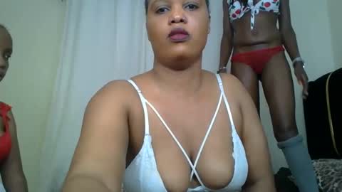 Snapshot of choco_violet chatting on February 2025 05:46:02 PM VIOLET online show from February 2025 05:46:02 PM