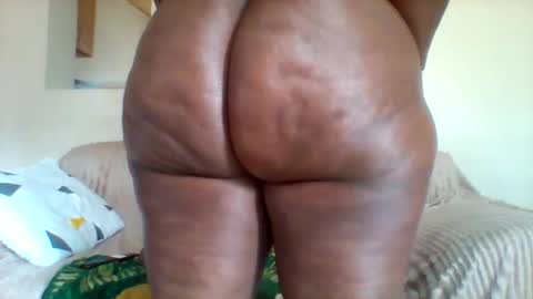 Snapshot of chocobabe002 chatting on October 2025 01:18:02 PM chocobabe002 online show from October 2025 01:18:02 PM