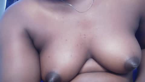 Snapshot of chocoslut22 chatting on December 2025 04:07:01 AM chocoslut22 online show from December 2025 04:07:01 AM