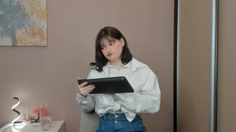 Cassandra online show from March 2026 04:51:01 AM