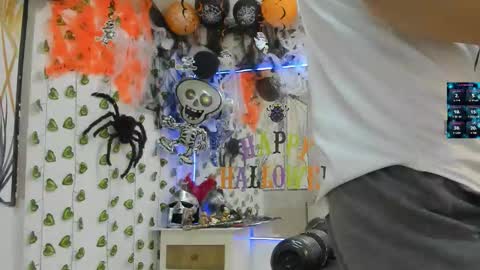 Chorey Thaylor online show from October 2025 03:23:02 PM