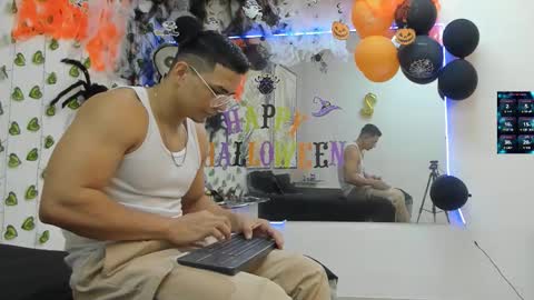 Chorey Thaylor online show from October 2025 02:29:01 PM