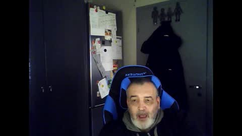 Snapshot of chris250268 chatting on November 2025 12:38:01 PM Chris online show from November 2025 12:38:01 PM