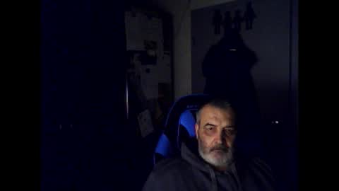 Snapshot of chris250268 chatting on November 2025 05:35:01 AM Chris online show from November 2025 05:35:01 AM