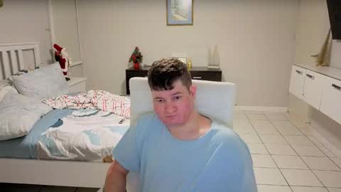 Chris Evens online show from December 2025 01:21:02 AM