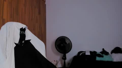 Chris Cooper Independent model online show from February 2025 06:00:01 AM