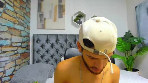 chris_grey2 online show from June 2026 06:42:01 PM