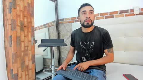 chris_kizz online show from December 2024 11:37:02 AM