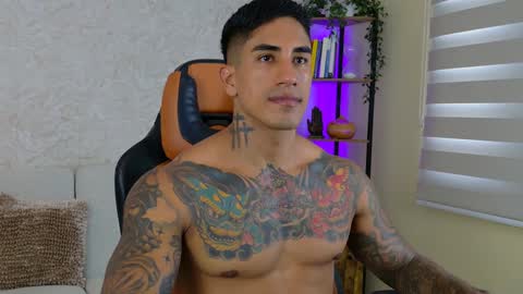 Snapshot of chris_reilly chatting on December 2024 08:55:02 PM chris reilly online show from December 2024 08:55:02 PM