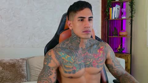 Snapshot of chris_reilly chatting on November 2025 02:10:02 PM chris reilly online show from November 2025 02:10:02 PM