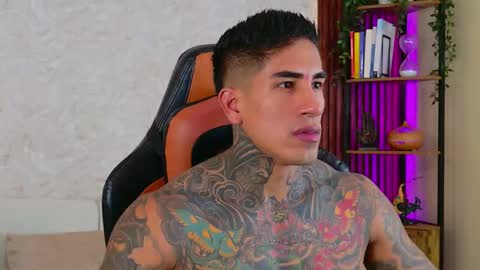 Snapshot of chris_reilly chatting on November 2025 02:50:01 PM chris reilly online show from November 2025 02:50:01 PM