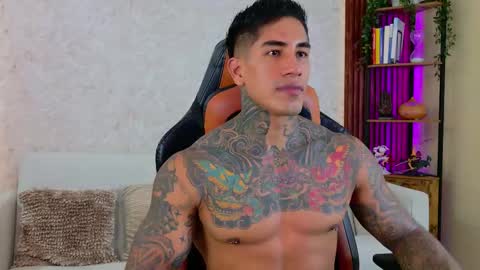 Snapshot of chris_reilly chatting on December 2025 02:44:02 PM chris reilly online show from December 2025 02:44:02 PM