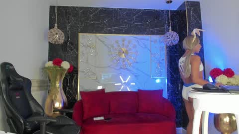 Chris online show from February 2025 04:57:02 AM