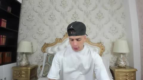 Snapshot of chrismckay_ chatting on December 2025 07:30:02 PM Chris online show from December 2025 07:30:02 PM