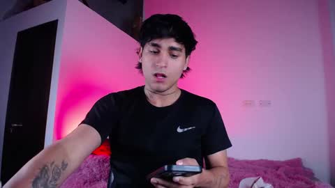 Snapshot of chriss_wg_ chatting on October 2025 01:16:01 AM Christian Wang online show from October 2025 01:16:01 AM